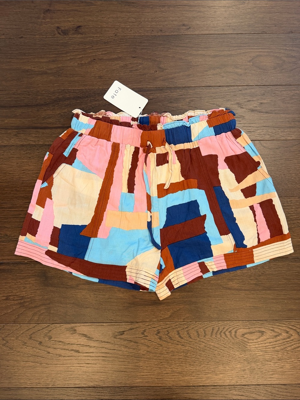 Fate Abstract Print Shorts Women's Size Medium NWT - C67-006